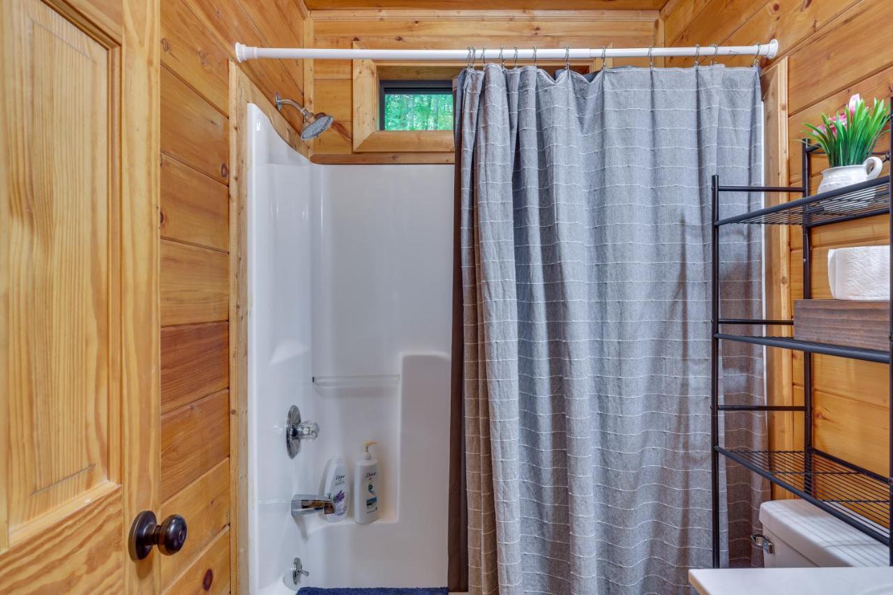 Riverfront Ellijay Cabin With Deck And Pool Access! Bagian luar foto